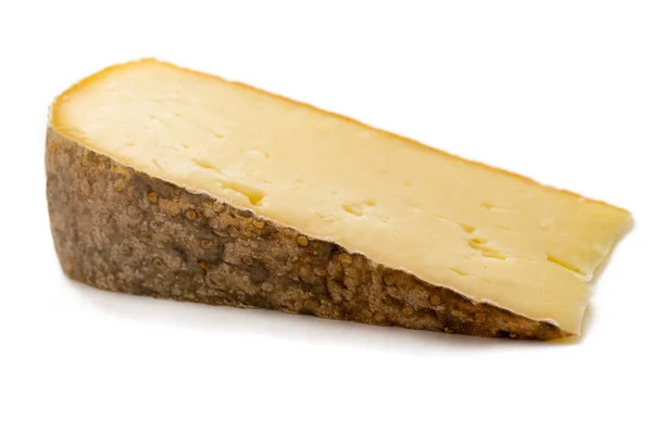 白で隔離されたチーズのスタジオショット — ストック写真