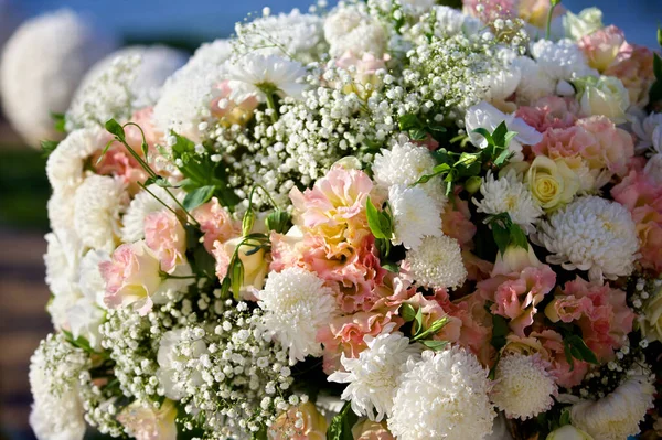 Compositie Gemaakt Door Bloemisten Van Verse Bloemen Het Feest Bruiloft — Stockfoto