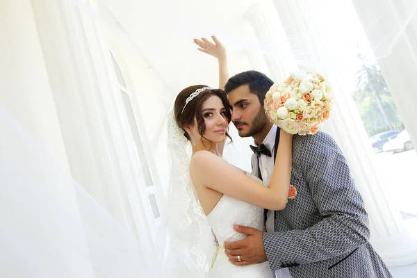 Happy Loving Wedding Couple Walk Bride White Dress Veil Groom — Stock Photo, Image