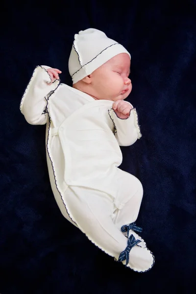 Little Newborn Baby Boy Lying White Clothes Dark Background — Photo