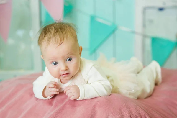 Little Newborn Baby Girl Lying White Clothes Pink Blanket Background — 图库照片