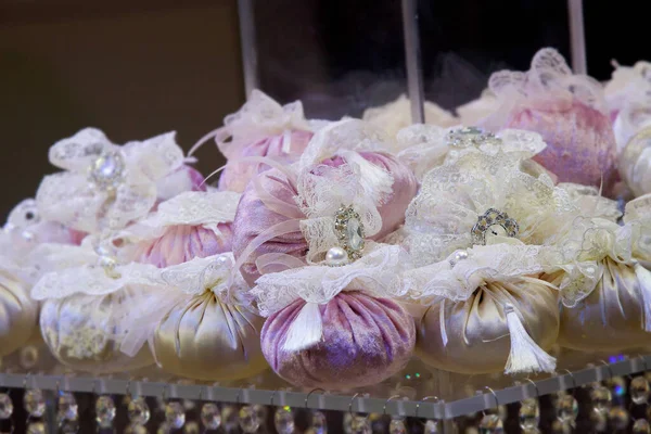 Regali Eleganti Gli Ospiti Matrimonio Altra Celebrazione Decorati Con Tessuto — Foto Stock