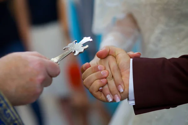 Hands Newlyweds Priest Cross Wedding Church Altar — Stock Photo, Image