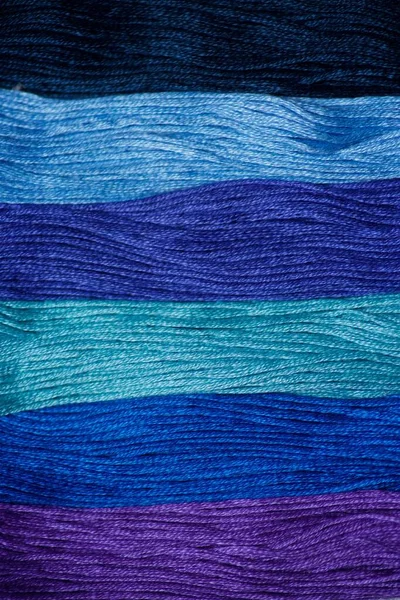 Szálak Különböző Színek Árnyalatok Hímzés Kreativitás Kék Ibolya Gamma Kilátás — Stock Fotó