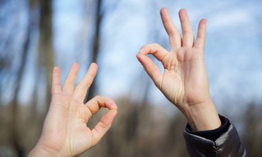 Sembolün el işareti 