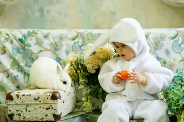 Krásná Dívka Velikonočním Králíčkovi Kostým Bílá — Stock fotografie