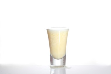yumurta likörü
