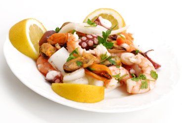 Deniz ürünleri salatası