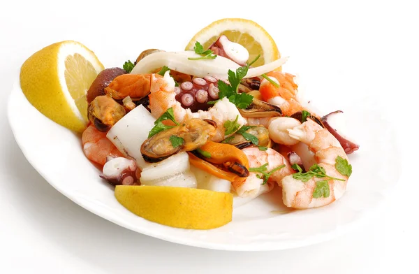 Deniz ürünleri salatası