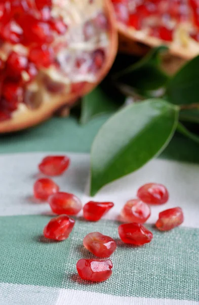 Open pomegranate with seeds — Stock Photo, Image