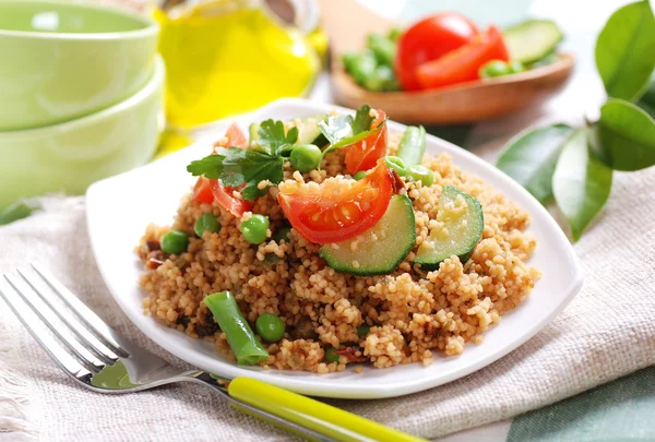 Couscous med grönsaker — Stockfoto