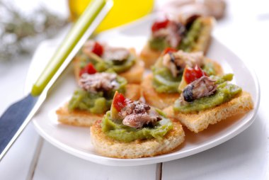 crostini ile hamsi