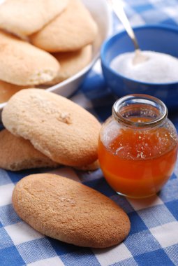 Bal ile tipik Sicilya bisküvi