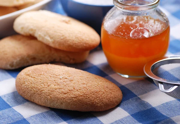 Typical Sicilian biscuits with honey — Stock Photo, Image