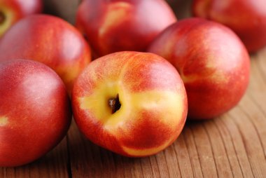 Olgun şeftali nektarin