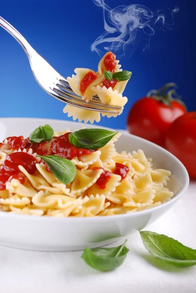 Pasta con salsa di pomodoro — Foto Stock