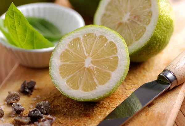 Sliced lemon — Stock Photo, Image