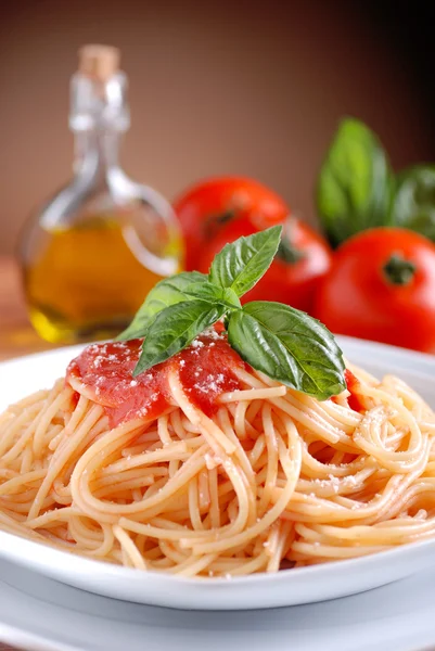 Spaghetti con salsa di pomodoro — Foto Stock