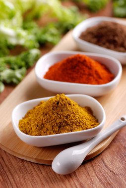 köri ve diğer baharatlar