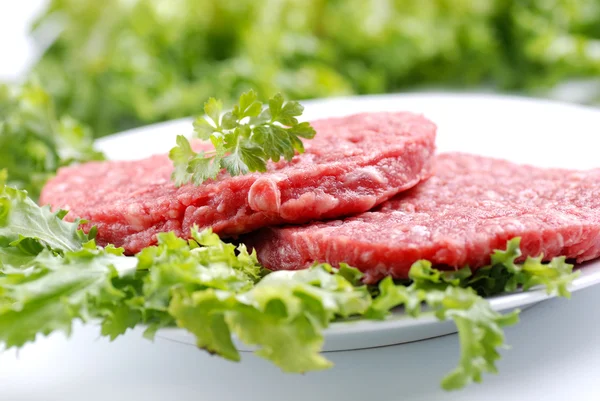 Hamburger rundvlees met groenten — Stockfoto