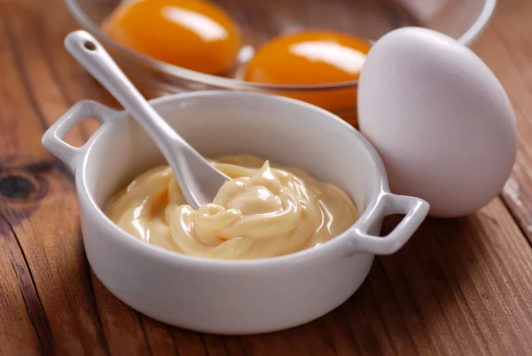 Mayonnaise sauce with ingredients — Stock Photo, Image