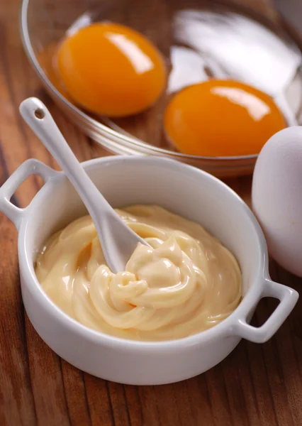 Mayonnaise sauce with ingredients — Stock Photo, Image