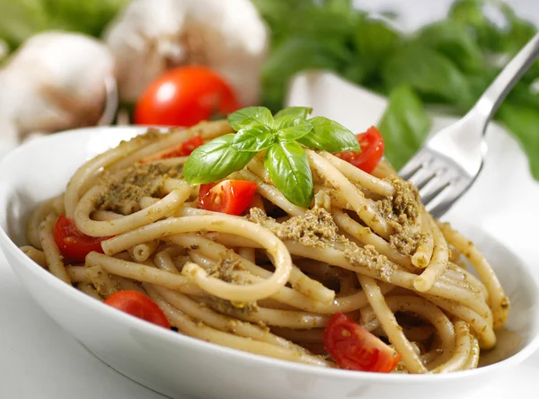 Macaroni with pesto — Stock Photo, Image
