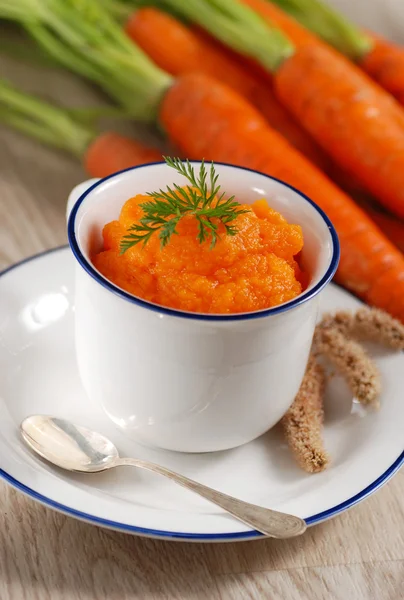 Puré de zanahorias en el bowl —  Fotos de Stock