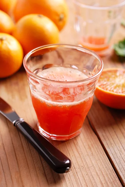 Orangensaft im Glas — Stockfoto