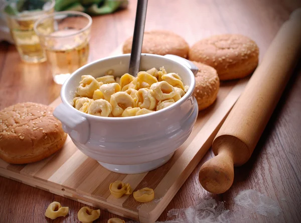 Tortellini mit Käse — Stockfoto