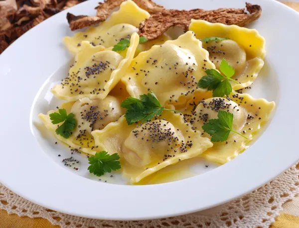 Ravioli stuffed with mushrooms — Stock Photo, Image