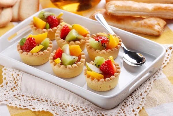 Pastry cakes with fruit — Stock Photo, Image