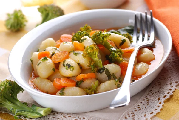 Potato dumplings with vegetables — Stock Photo, Image