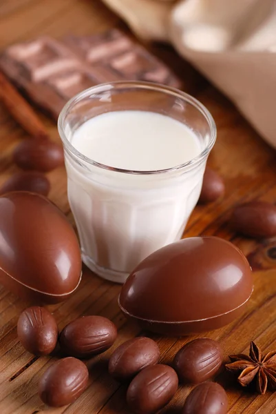 Eggs of milk chocolate — Stock Photo, Image