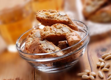 cantucci kurabiye cam kase