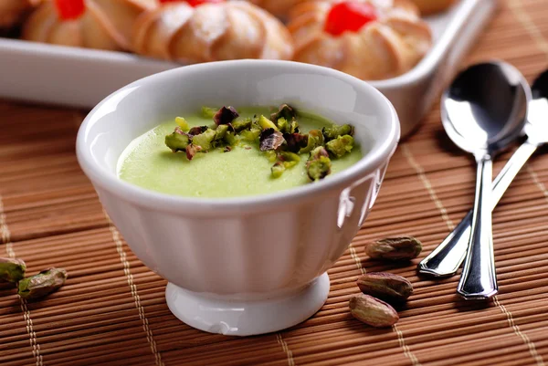 Pudding flavored with pistachio — Stock Photo, Image