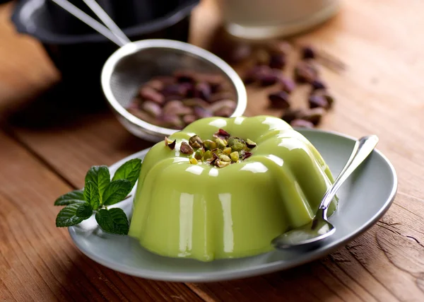 Pudding flavored with pistachio — Stock Photo, Image