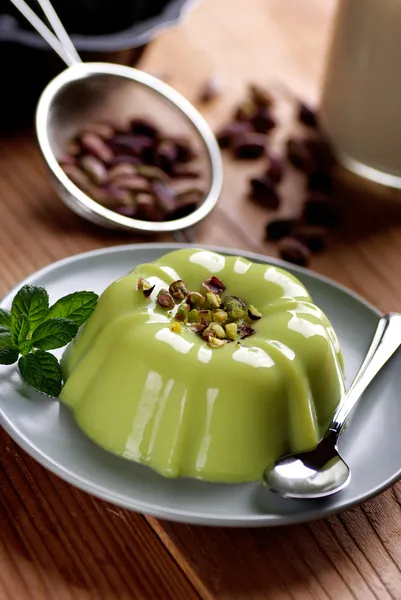Pudding flavored with pistachio — Stock Photo, Image