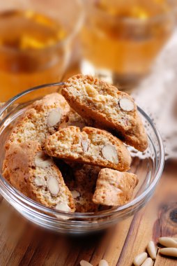 cantucci kurabiye cam kase