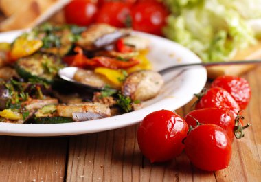 çanak ızgara sebze