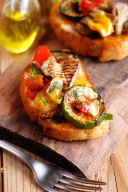 ızgara sebzeli İtalyan bruschetta