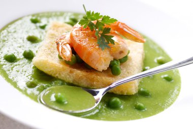 karides ile bezelye çorbası