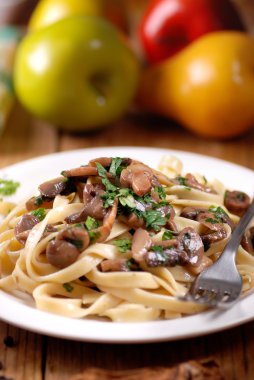 Sote mantarlı makarna