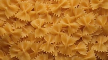 Sıralı çiğ makarna - İtalyan yemeği - yakın plan