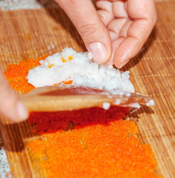 Proces tvorby suši — Stock fotografie