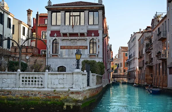 Bela rua de água - Veneza, Itália — Fotografia de Stock