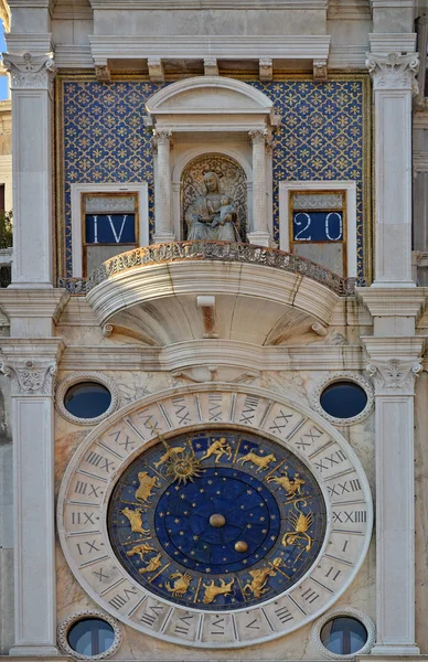 Astronomický orloj. náměstí svatého Marka (piazza san marko), — Stock fotografie