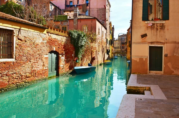 Bela rua de água - Veneza, Itália — Fotografia de Stock