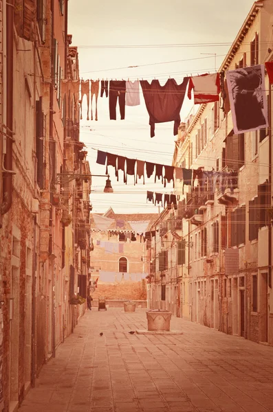 Old Venetian yard, Italy.Photo in old color image style. — Stock Photo, Image