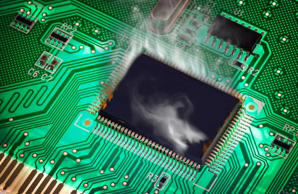 Yeşil pcb aydınlatma. aşırı ısınma gelen buharlı